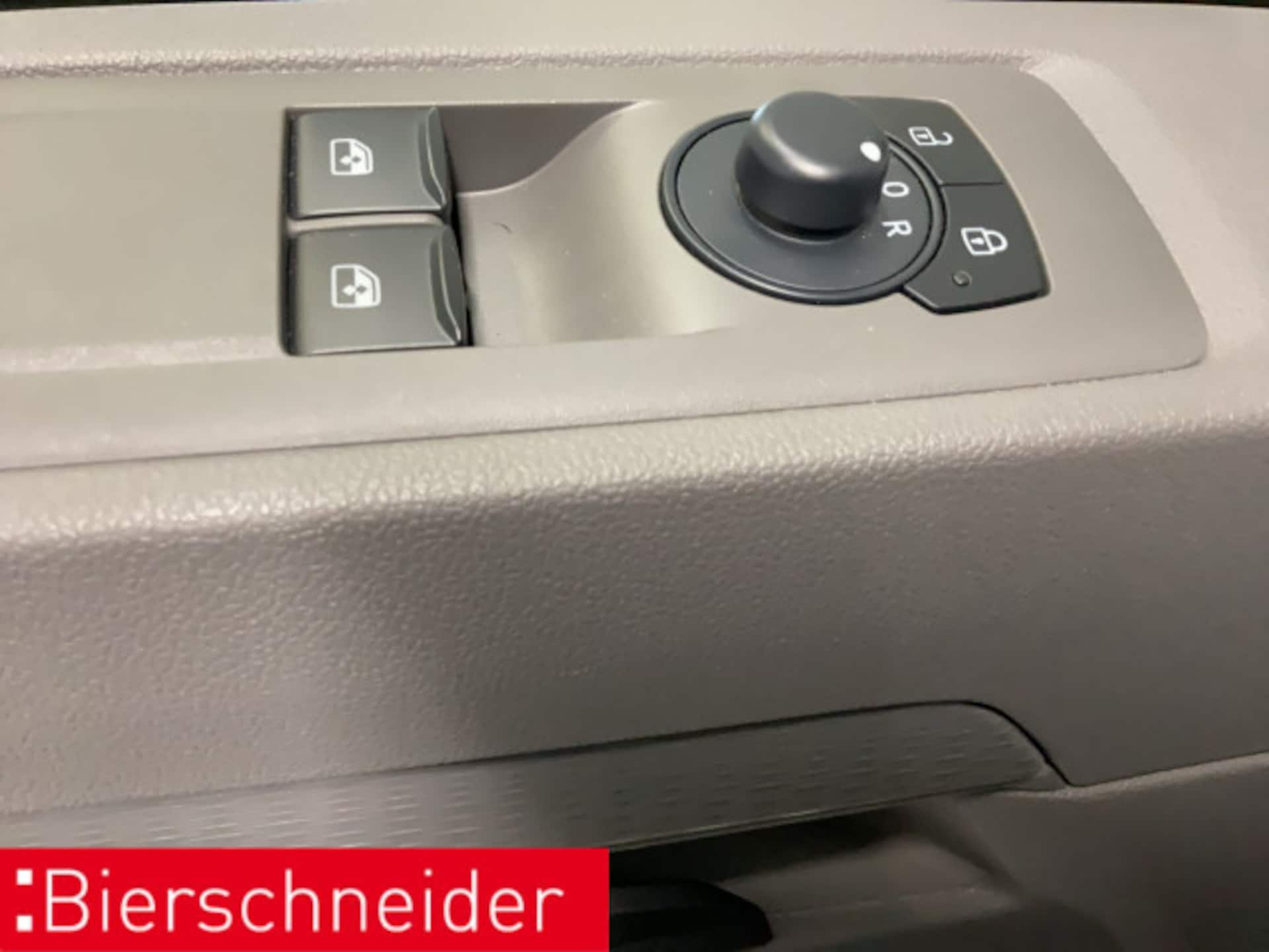 Volkswagen Transporter Kombi kurzer Radstand