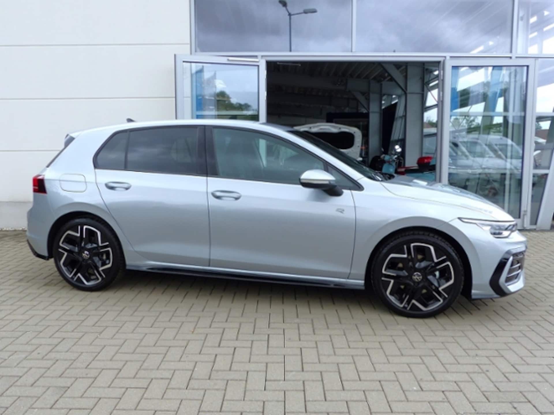 Volkswagen Golf R-Line