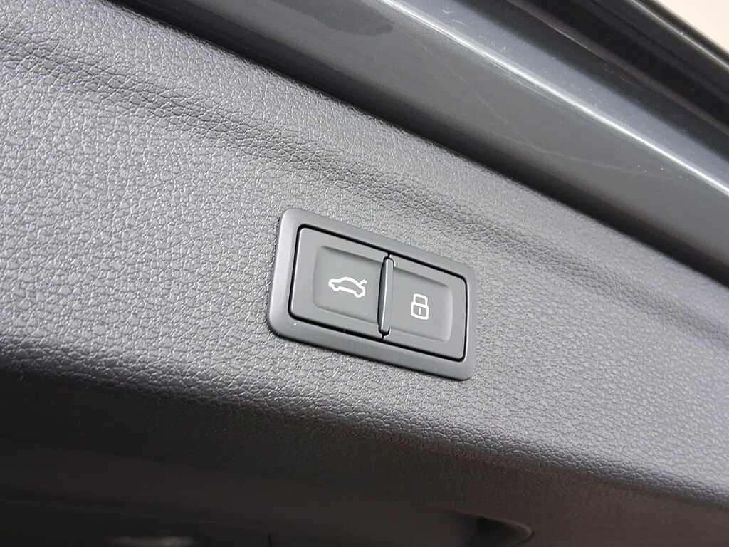 Bild som visar&nbsp;Audi Q3&nbsp;Q3 35 TFSI advanced 150 hk S tronic - för mer information kontakta din Audi Partner