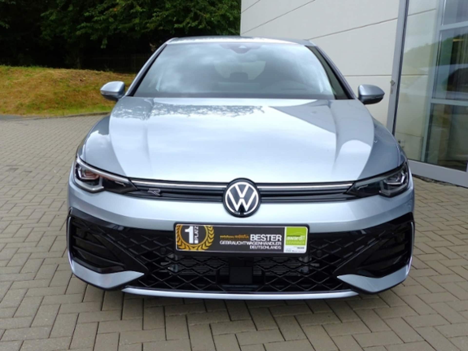 Volkswagen Golf R-Line