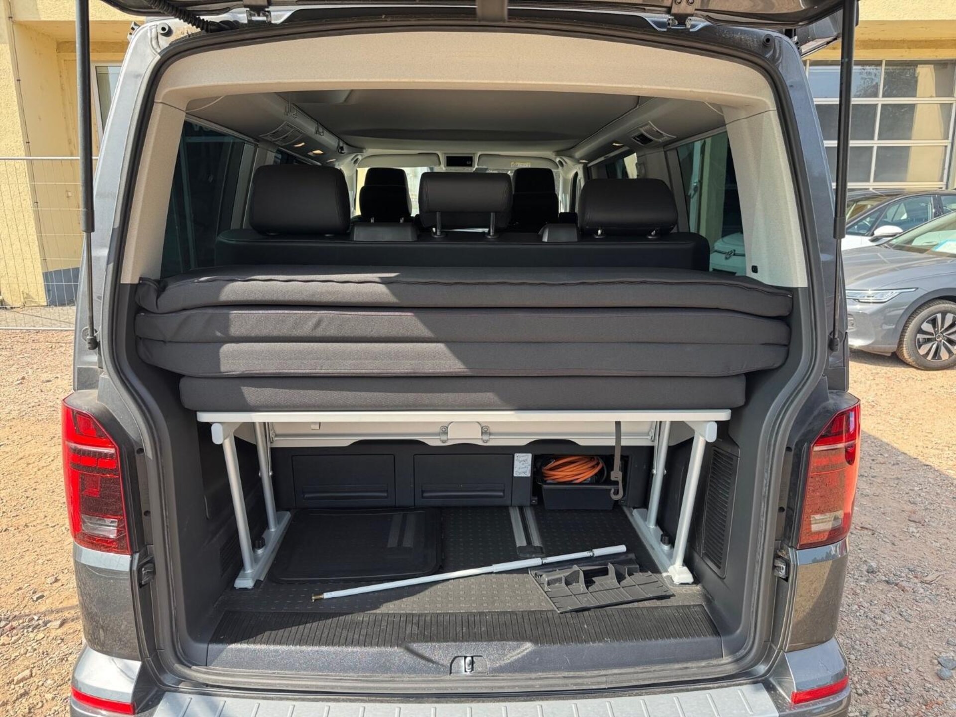Volkswagen T6.1 California Beach