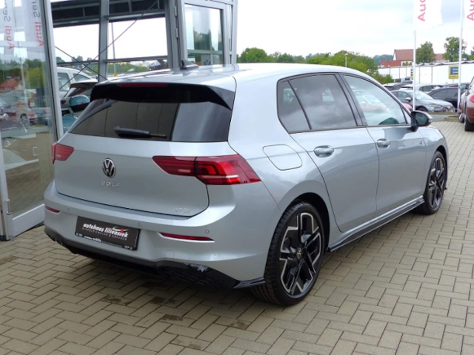 Volkswagen Golf R-Line