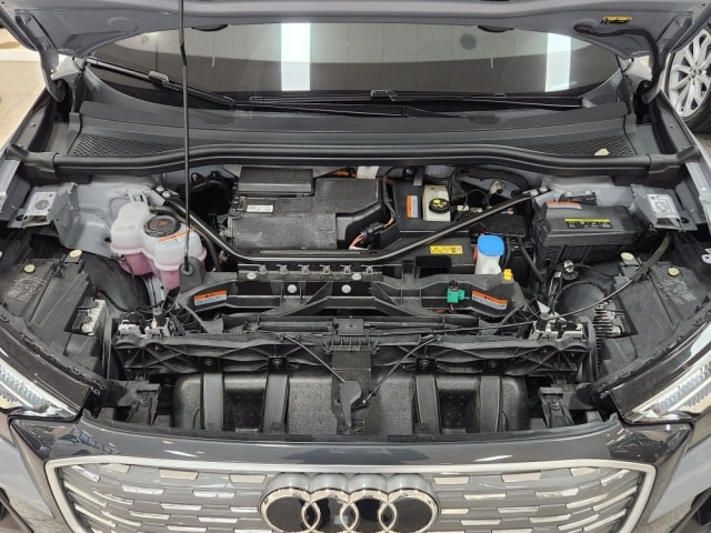 Audi Q4 e-tron 40 Premium 150, 00 kW 5