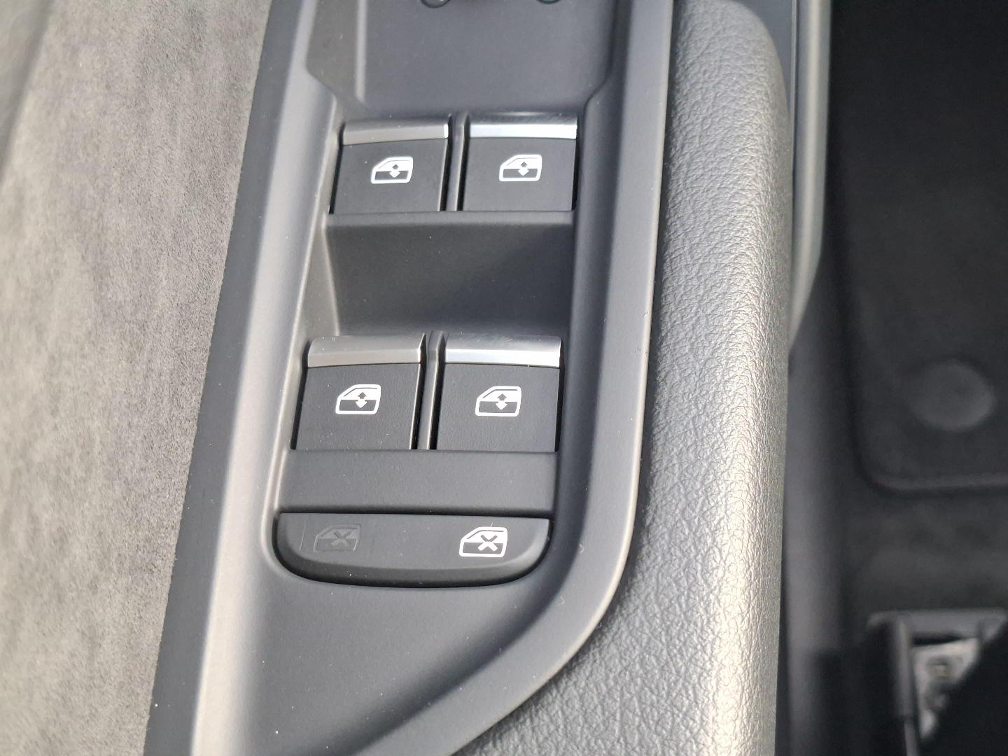 Image about Audi Q5 TFSI e S line 55 TFSI e quattro 270 kW (367 ch) S tronic