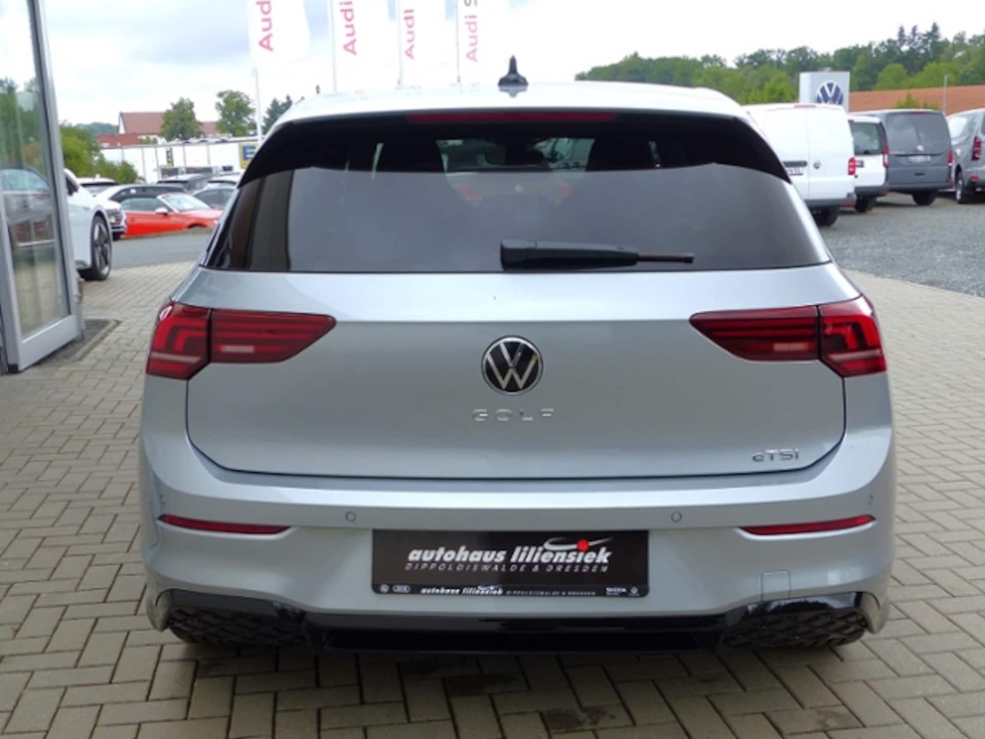Volkswagen Golf R-Line