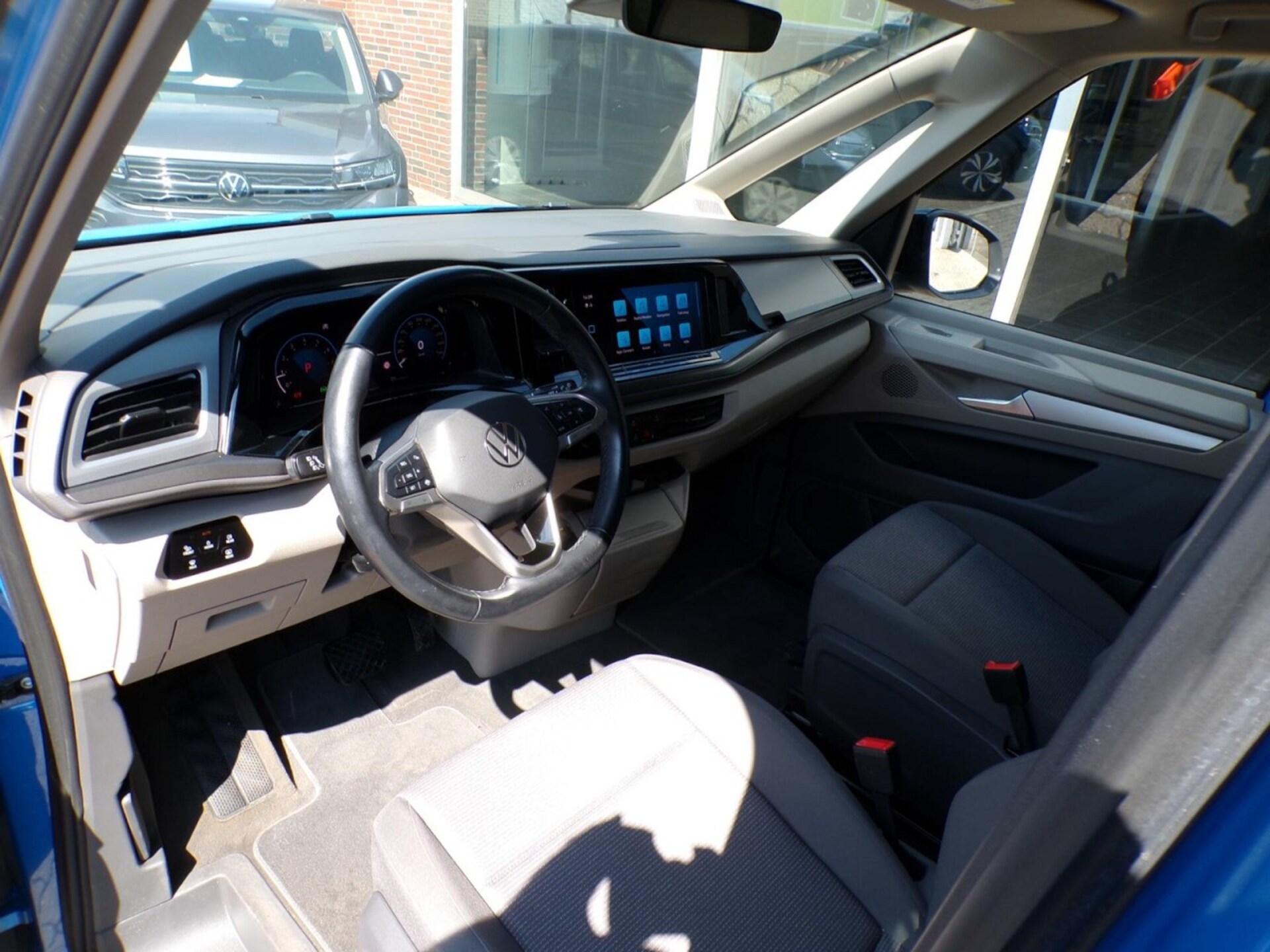 Volkswagen Multivan Langversion Basis-Modell
