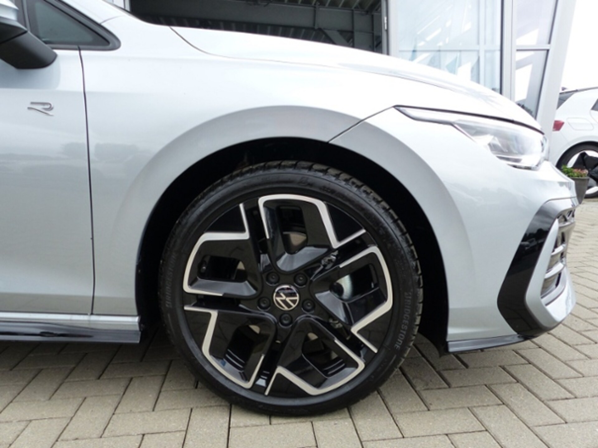 Volkswagen Golf R-Line