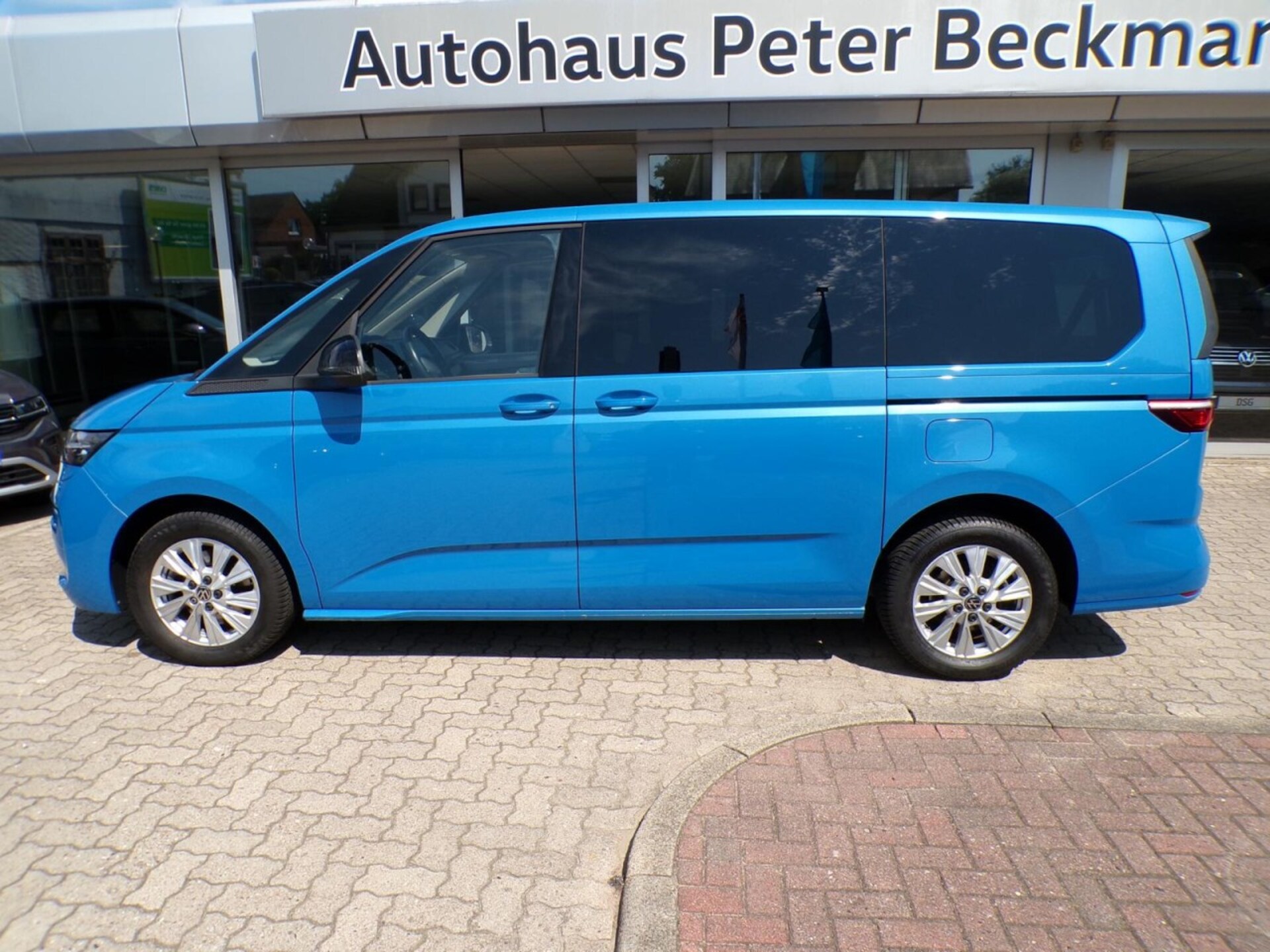 Volkswagen Multivan Langversion Basis-Modell