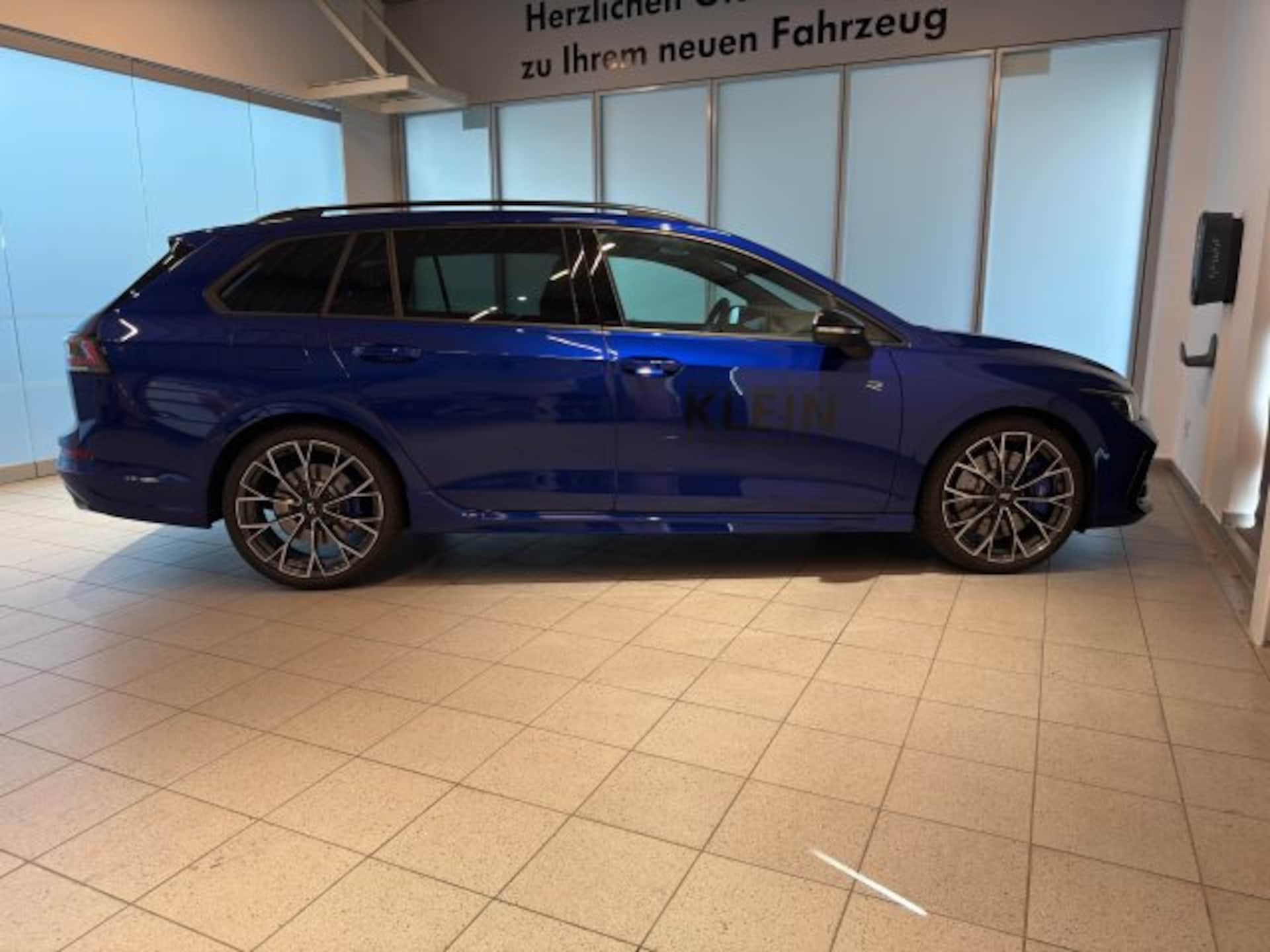 Volkswagen Golf Variant R