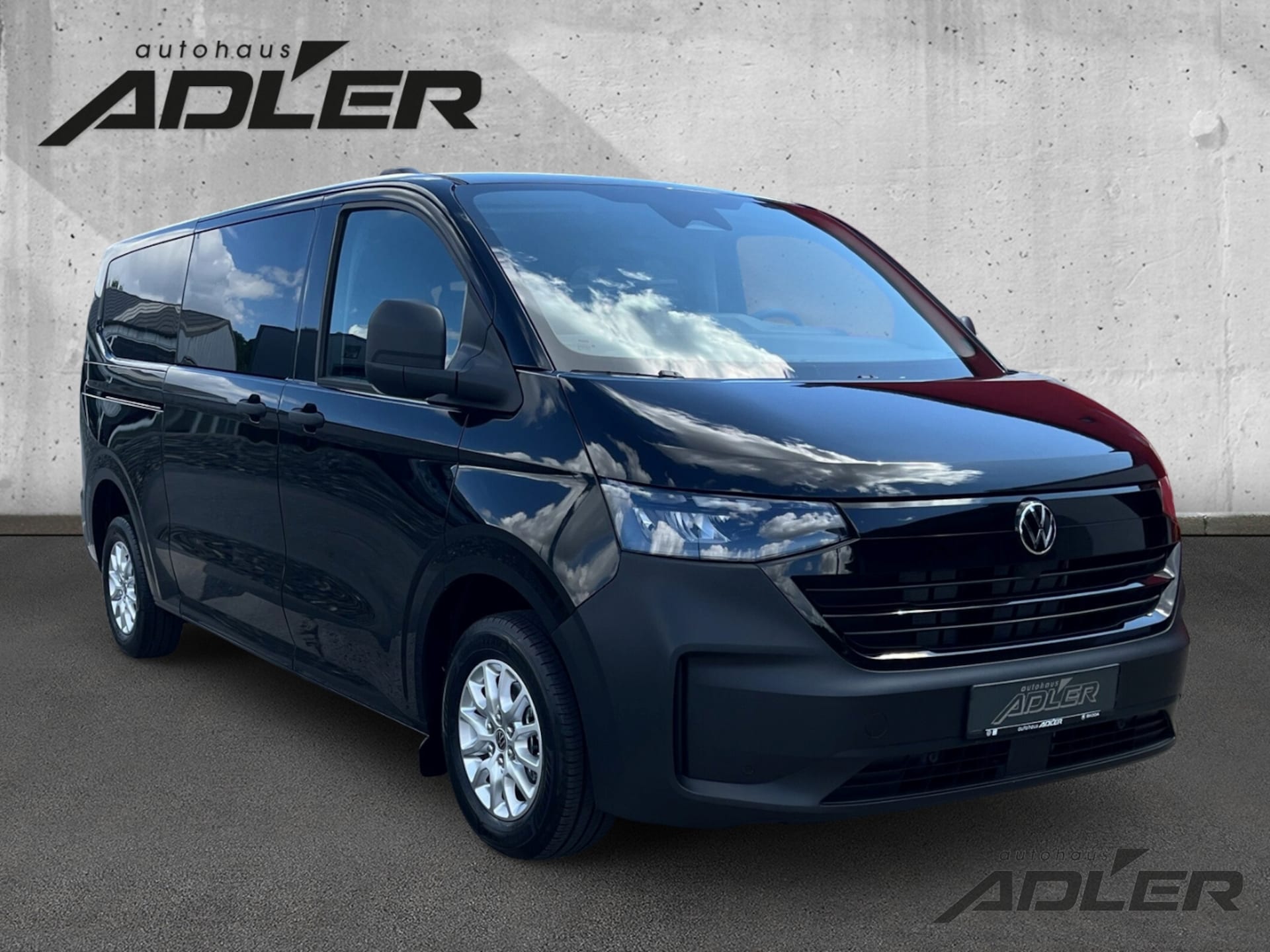 Volkswagen Transporter Kombi langer Radstand