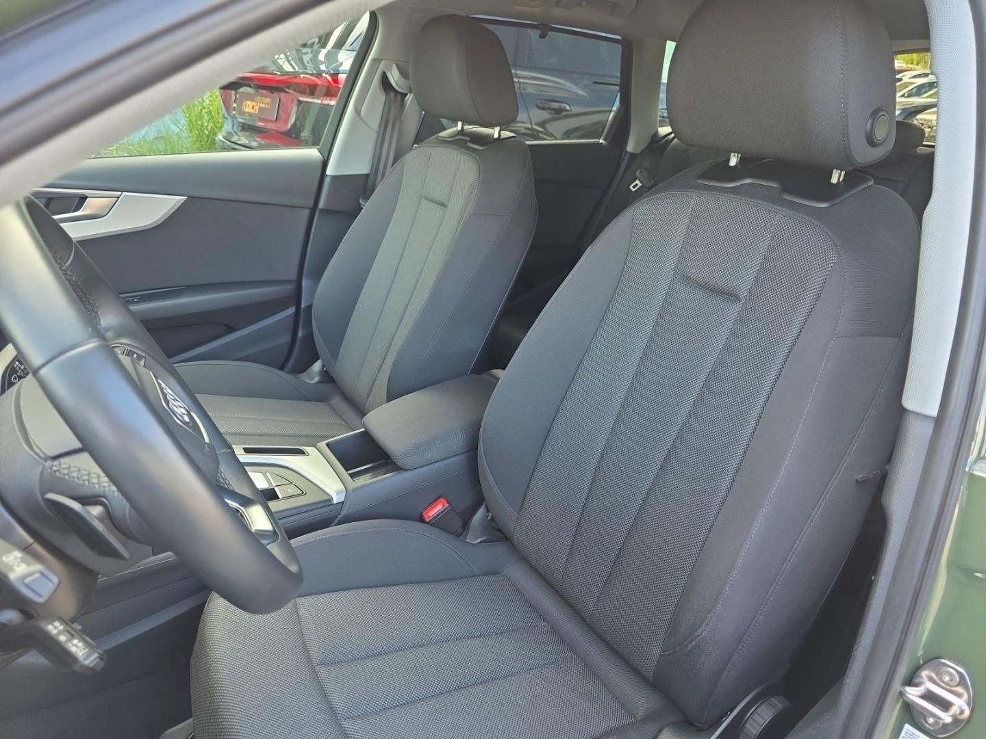 Bild über Audi A4 Avant S line 40 TDI S tronic - für weitere Informationen kontaktieren Sie den Audi Partner