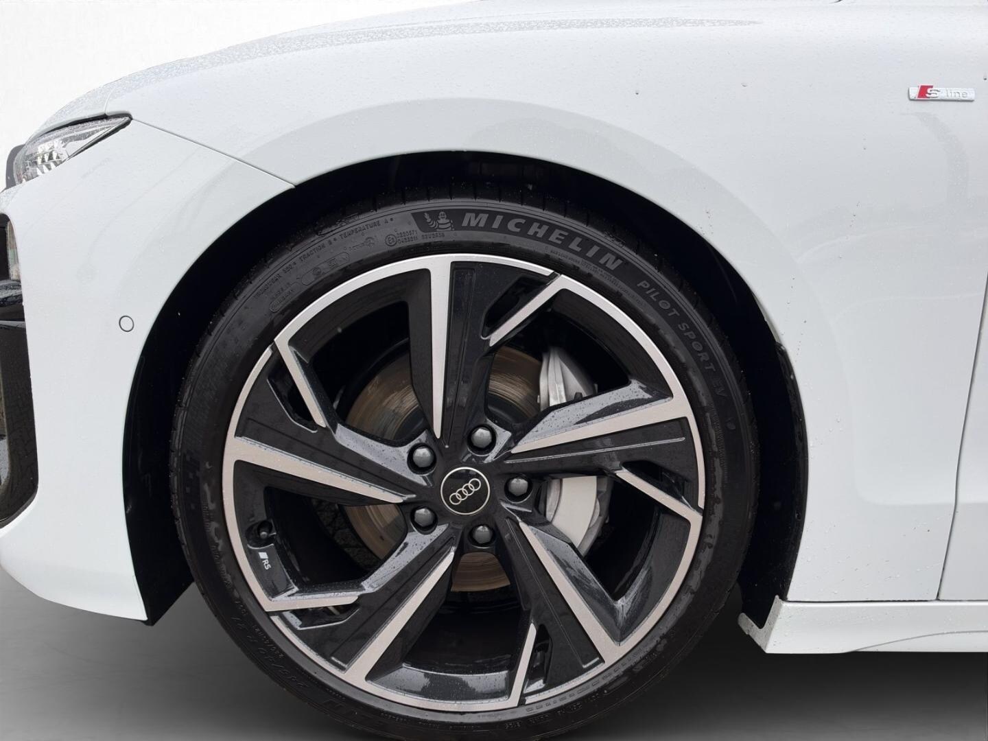 Bild über Audi A6 Avant e-tron e-tron performance - für weitere Informationen kontaktieren Sie den Audi Partner
