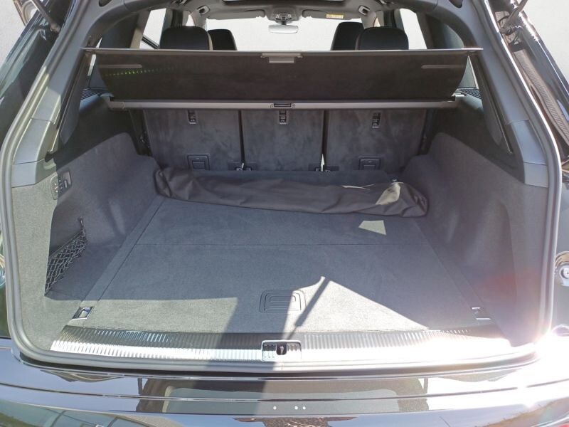 Image about Audi SQ7 SUV TFSI quattro tiptronic