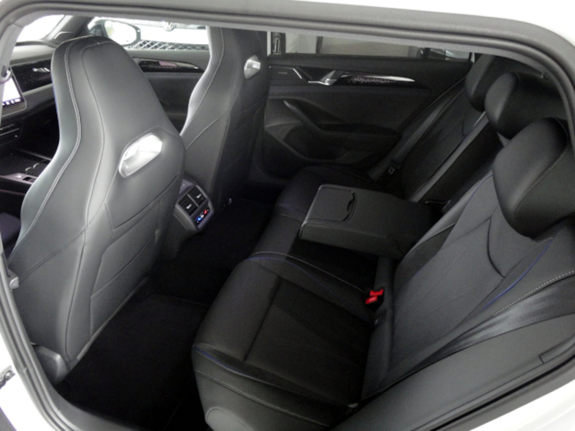 Volkswagen Passat Variant R-Line Edition