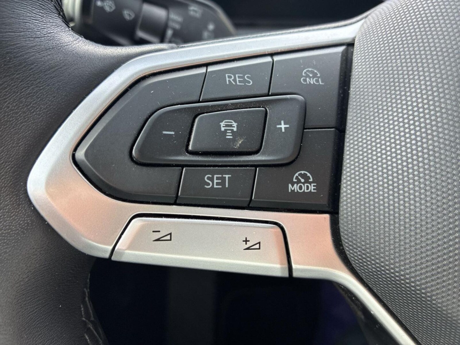 Volkswagen Tiguan – Bild 18