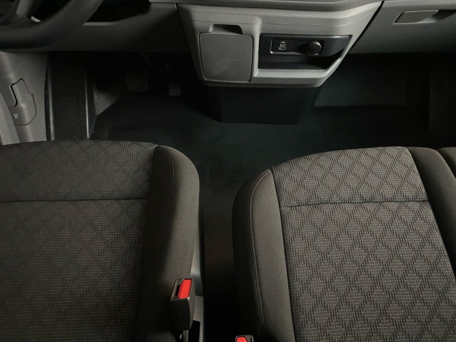 Volkswagen Transporter Kombi kurzer Radstand – Bild 11