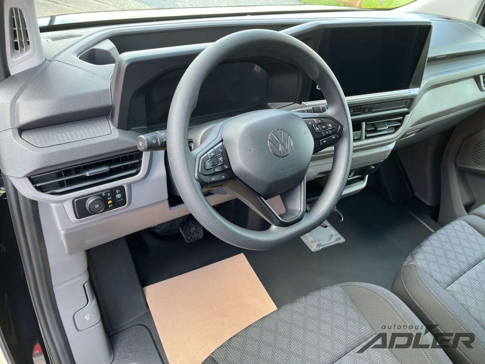 Volkswagen Transporter Kombi langer Radstand