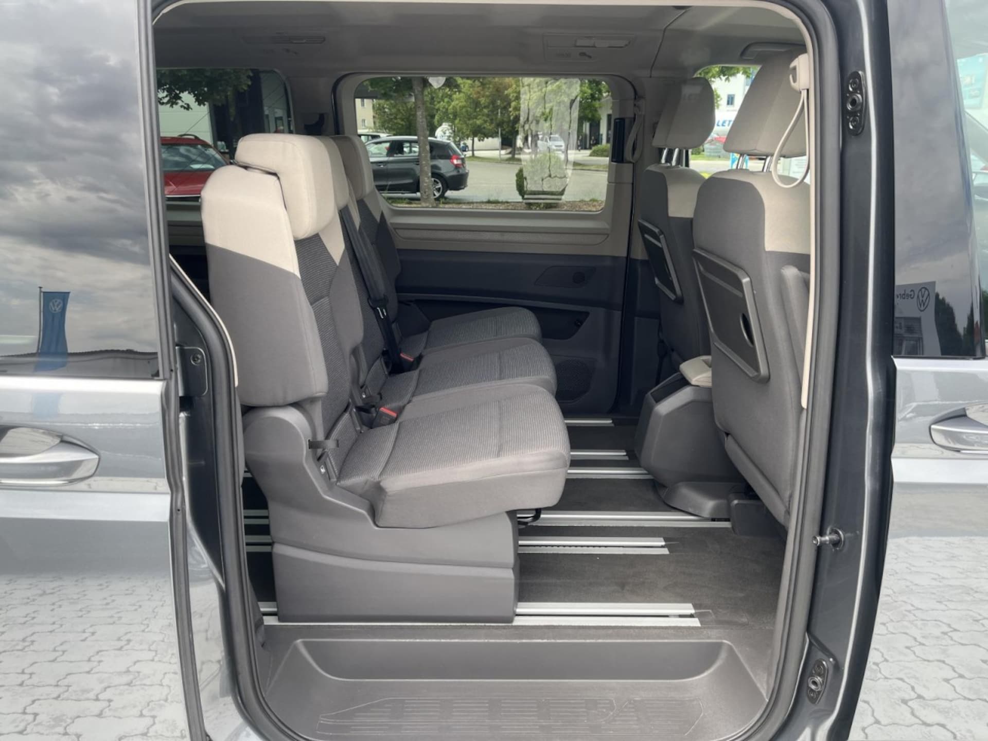 Volkswagen Multivan Basis-Modell
