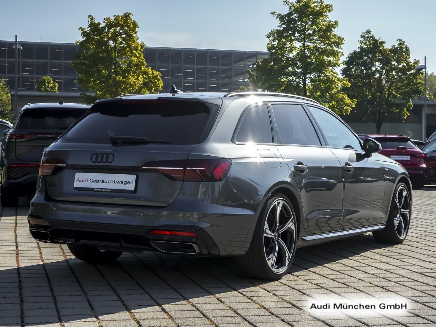 Bild über Audi A4 Avant S line 40 TFSI S tronic - für weitere Informationen kontaktieren Sie den Audi Partner