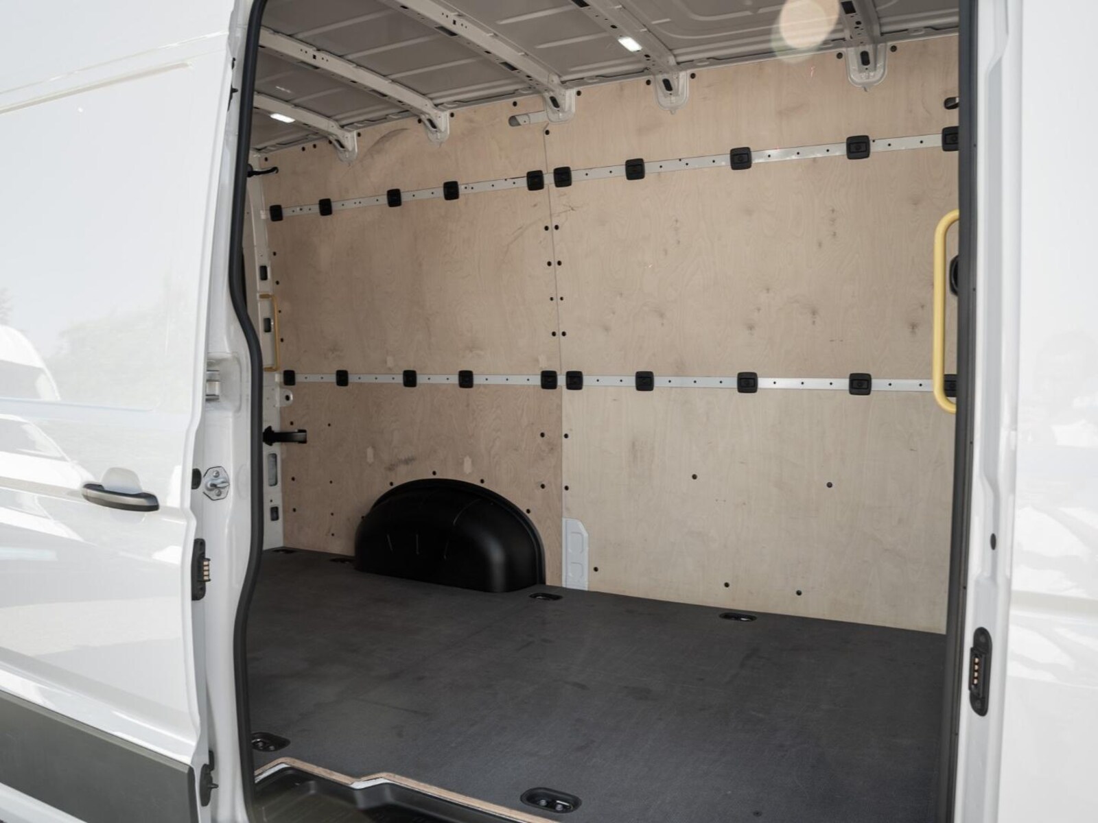 Volkswagen Crafter Kasten mittlerer Radstand – Bild 26