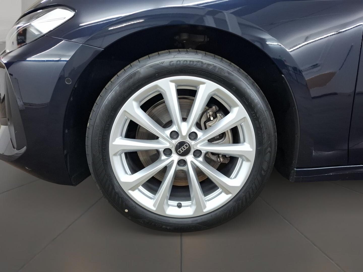 Bild über Audi A5 Avant TDI 150 kW S tronic - für weitere Informationen kontaktieren Sie den Audi Partner