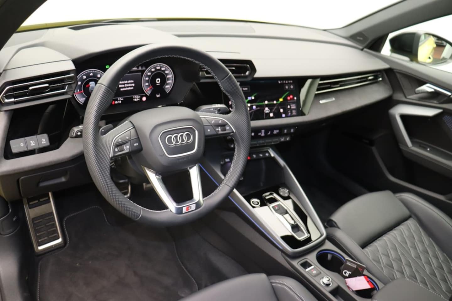 Bild über Audi A3 allstreet 35 TFSI S tronic - für weitere Informationen kontaktieren Sie den Audi Partner