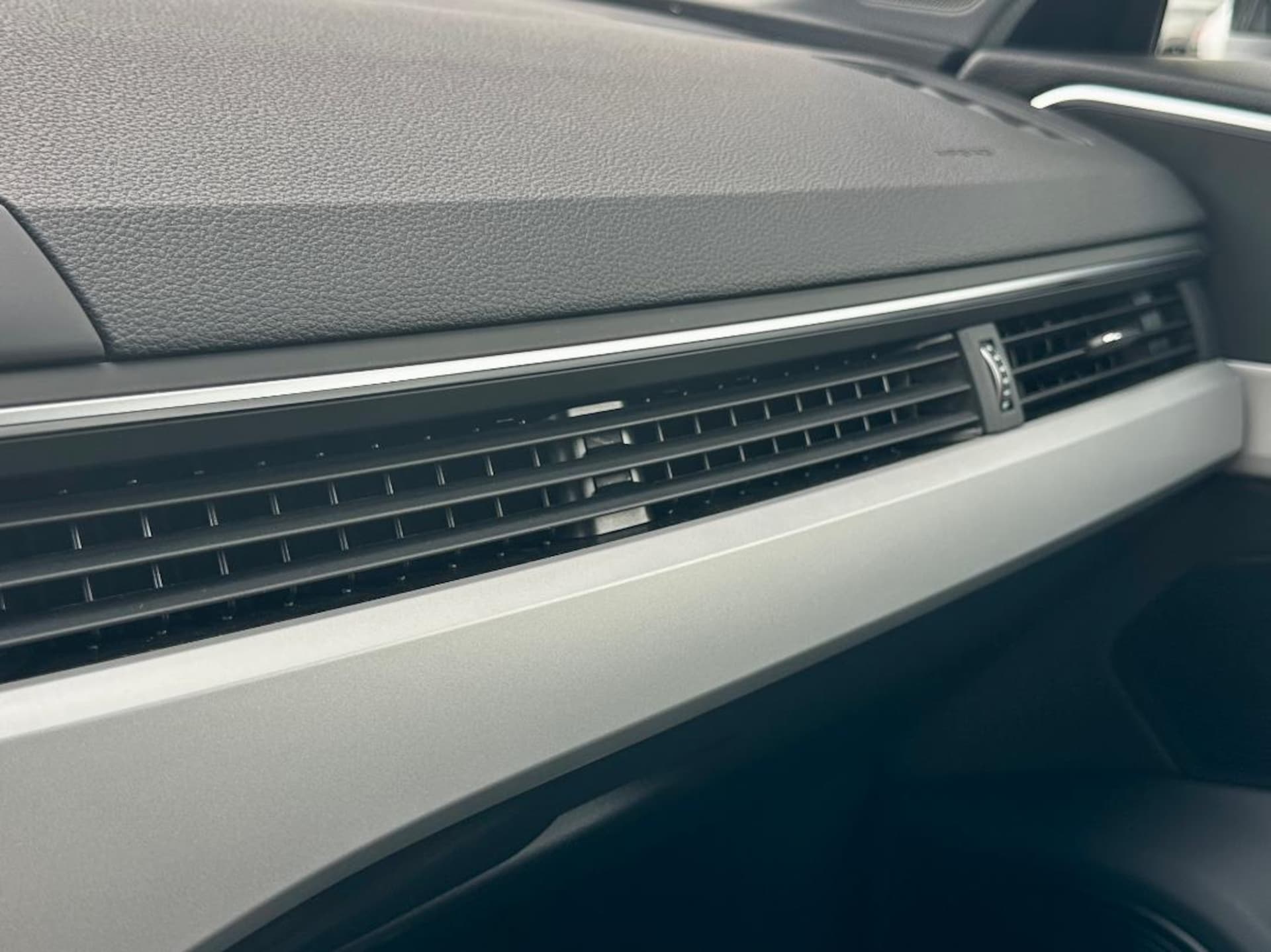 Audi A4 Avant S line
