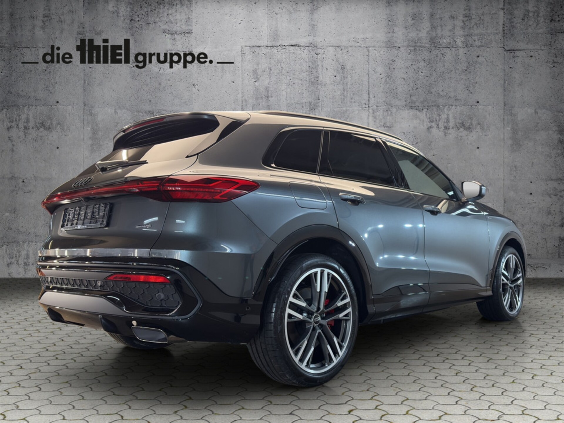 Audi Q5 SUV e-hybrid edition one
