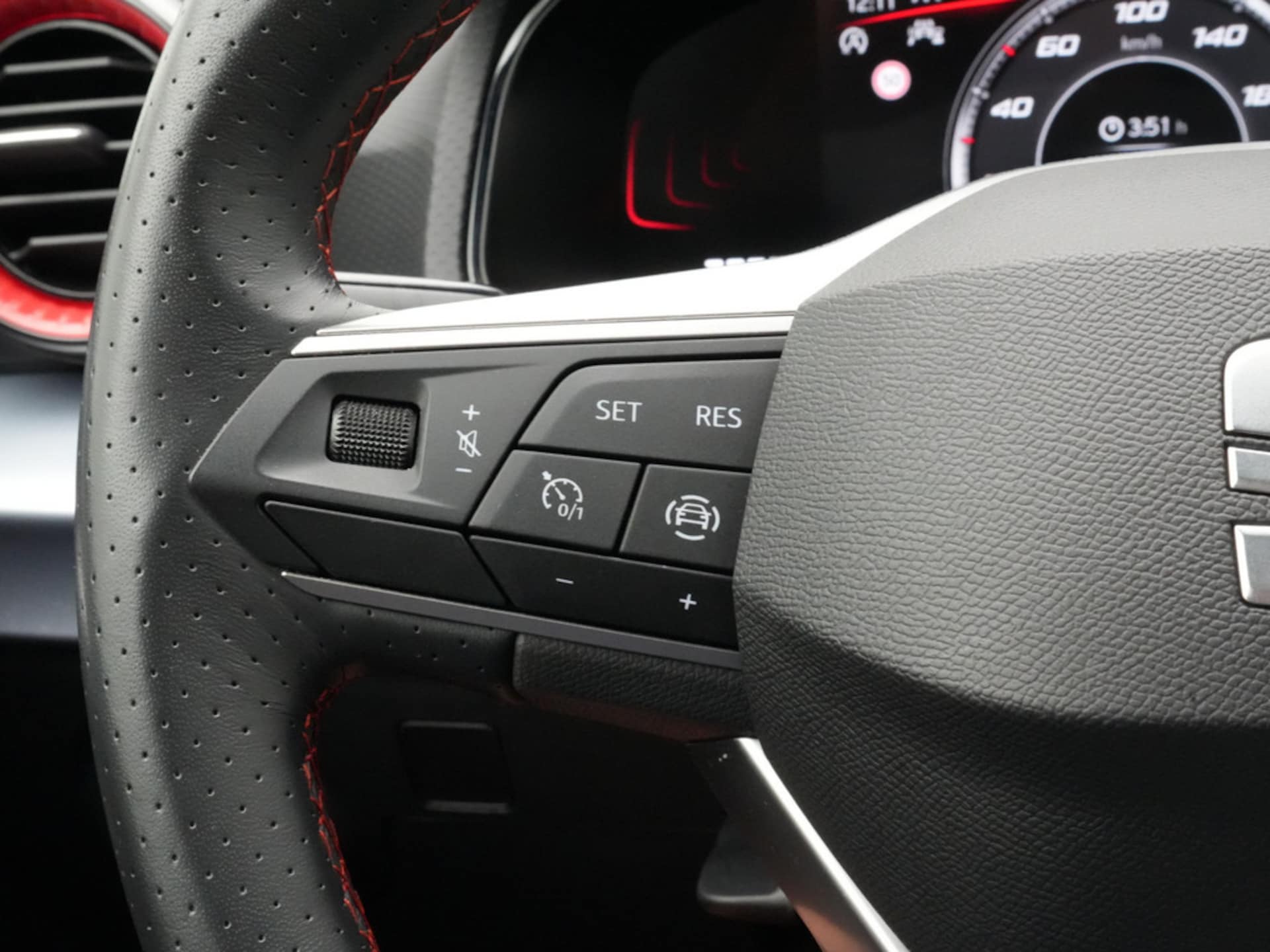 SEAT Arona FR