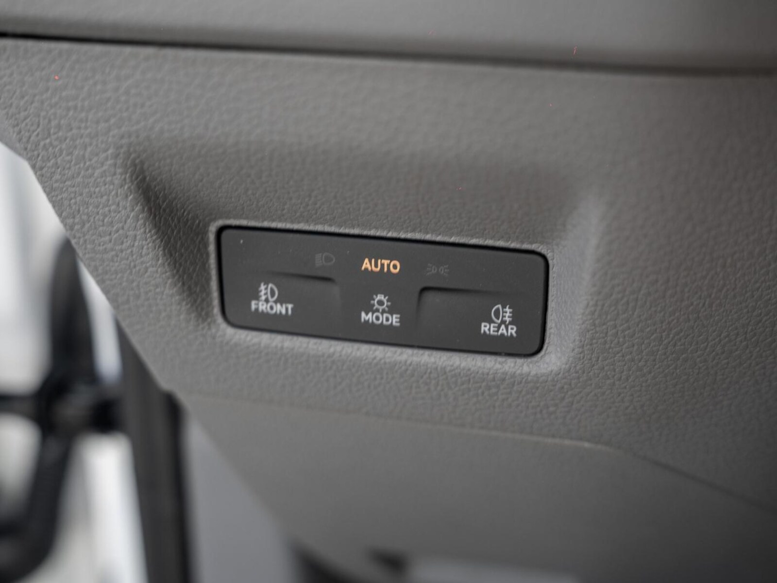 Volkswagen Crafter Kasten mittlerer Radstand – Bild 23