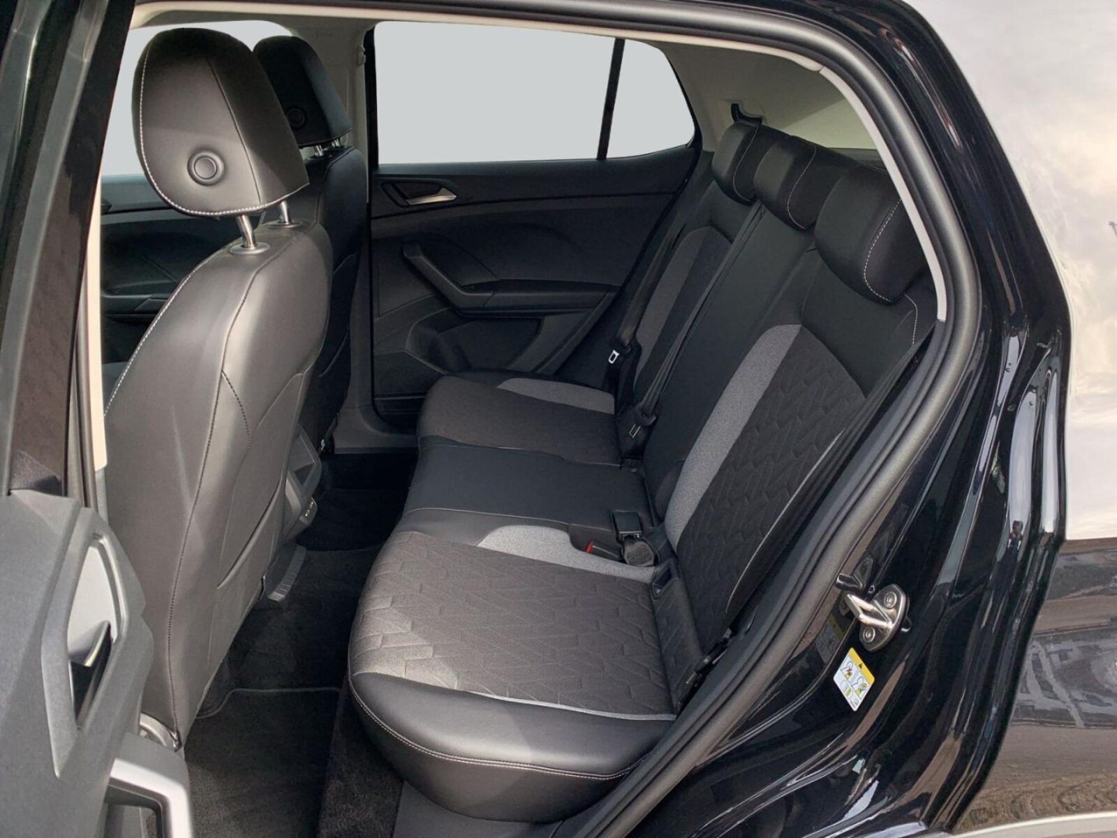 Volkswagen T-Cross – Bild 11
