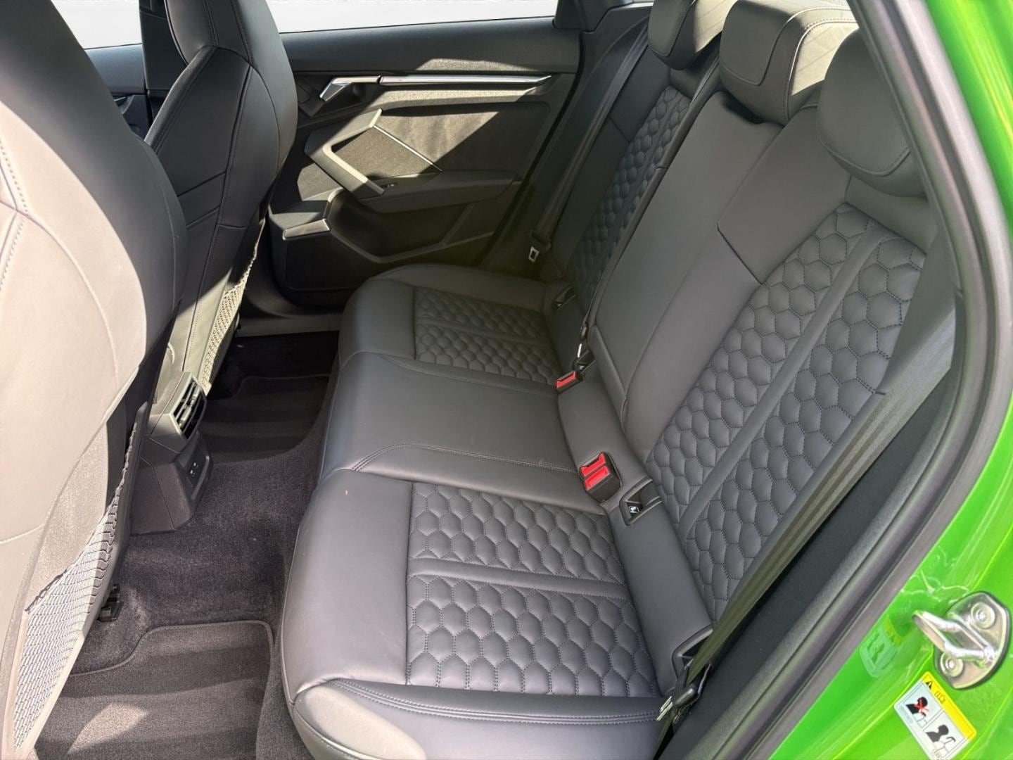 Bild über Audi RS 3 Limousine TFSI quattro S tronic - für weitere Informationen kontaktieren Sie den Audi Partner