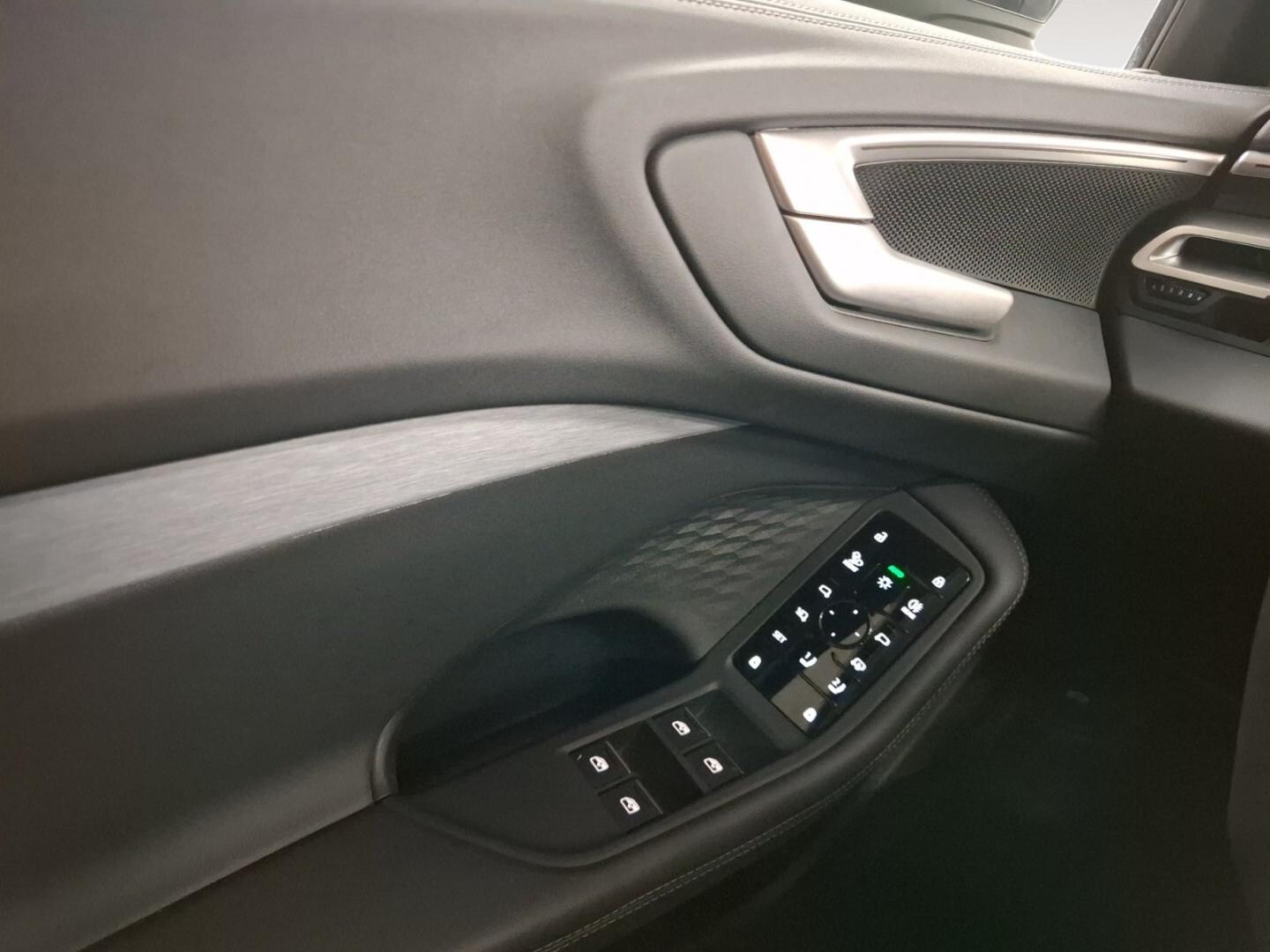 Bild über Audi A5 Avant TDI 150 kW S tronic - für weitere Informationen kontaktieren Sie den Audi Partner
