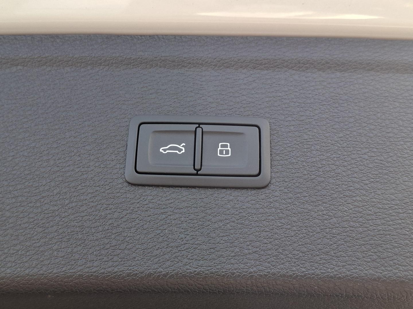 Image about Audi Q5 TFSI e S line 55 TFSI e quattro 270 kW (367 ch) S tronic