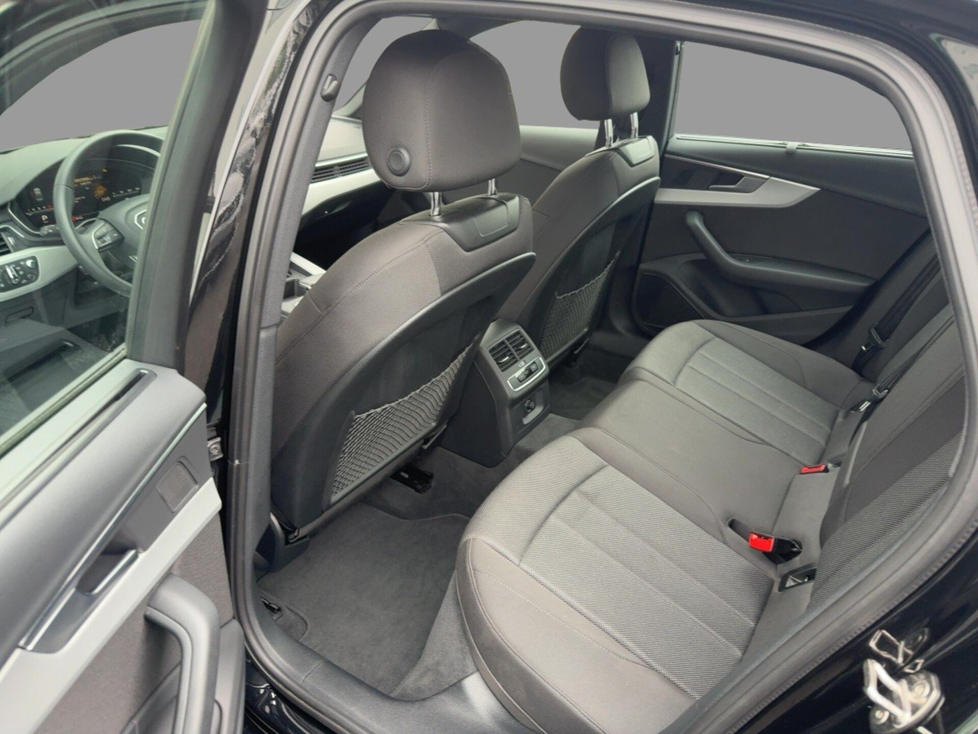 Audi A4 Limousine