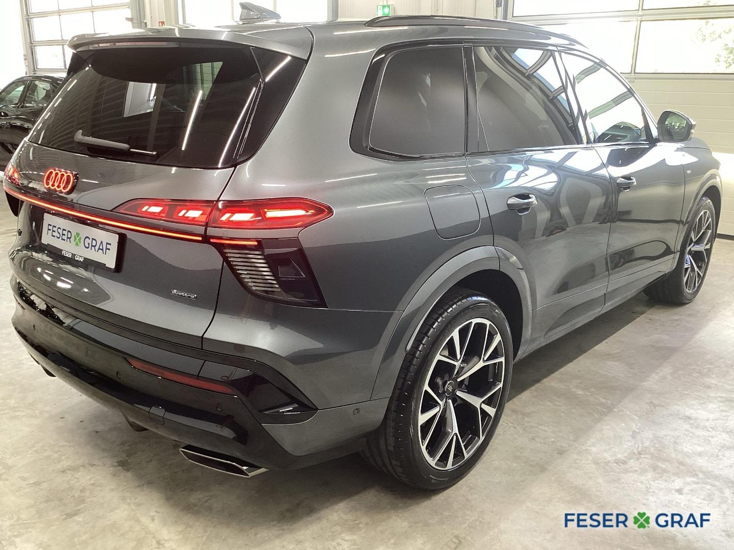 Bild über Audi Q7 SUV TDI quattro 220 kW tiptronic - für weitere Informationen kontaktieren Sie den Audi Partner