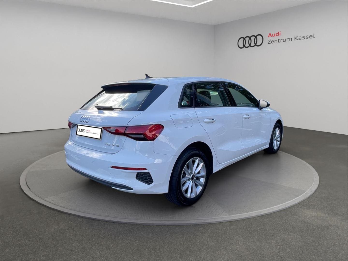 Bild über Audi A3 Sportback 30 TFSI Schaltgetriebe - für weitere Informationen kontaktieren Sie den Audi Partner