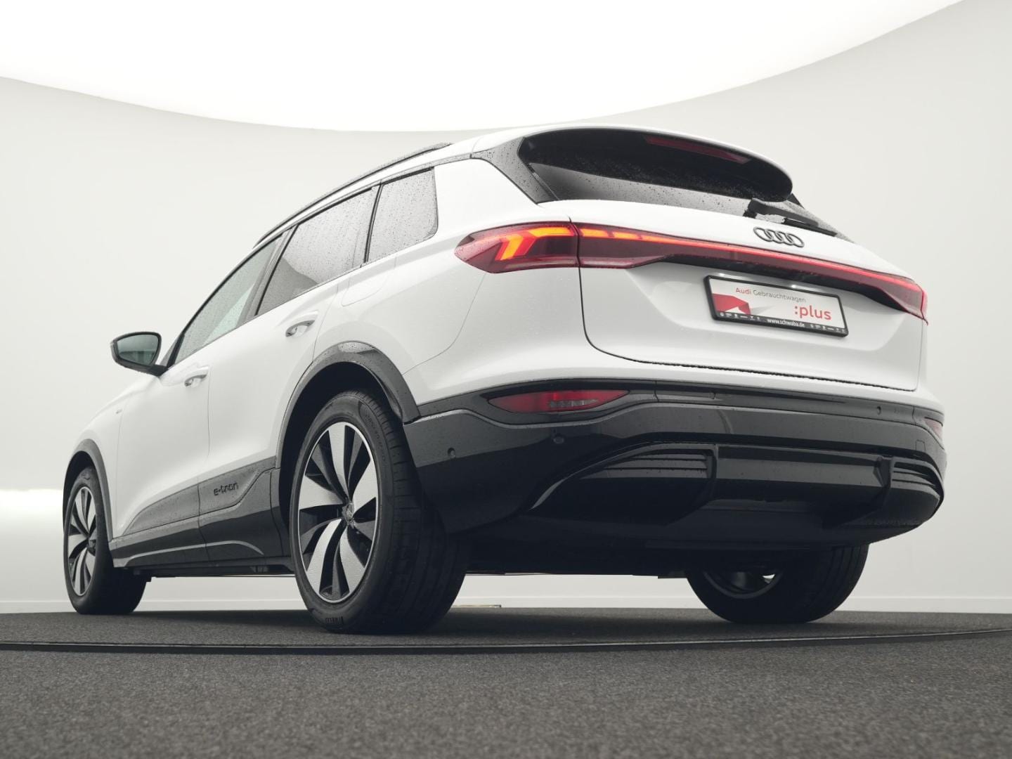 Bild über Audi Q6 SUV e-tron e-tron performance - für weitere Informationen kontaktieren Sie den Audi Partner