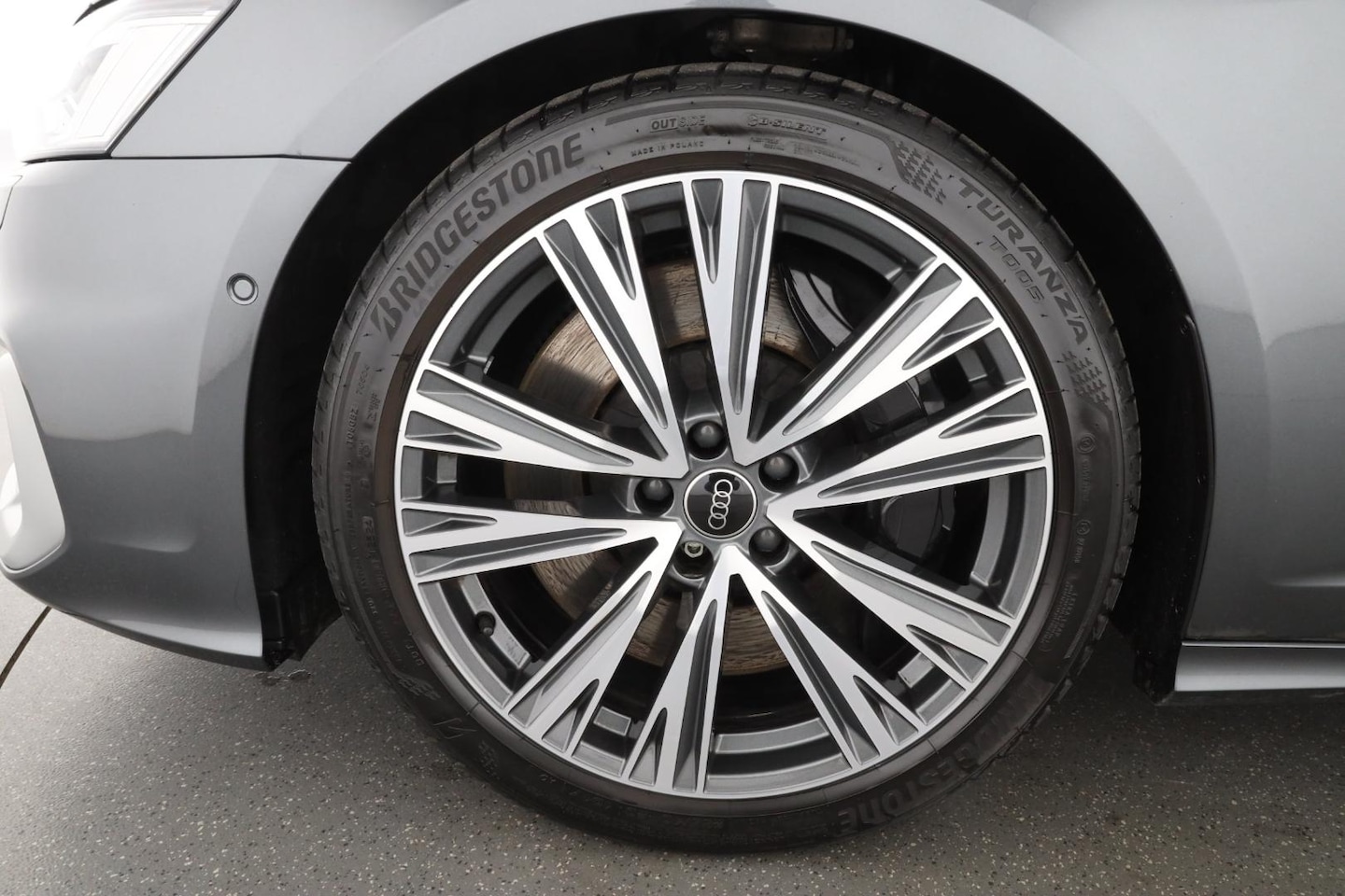 Bild über Audi S6 Avant TDI quattro tiptronic - für weitere Informationen kontaktieren Sie den Audi Partner