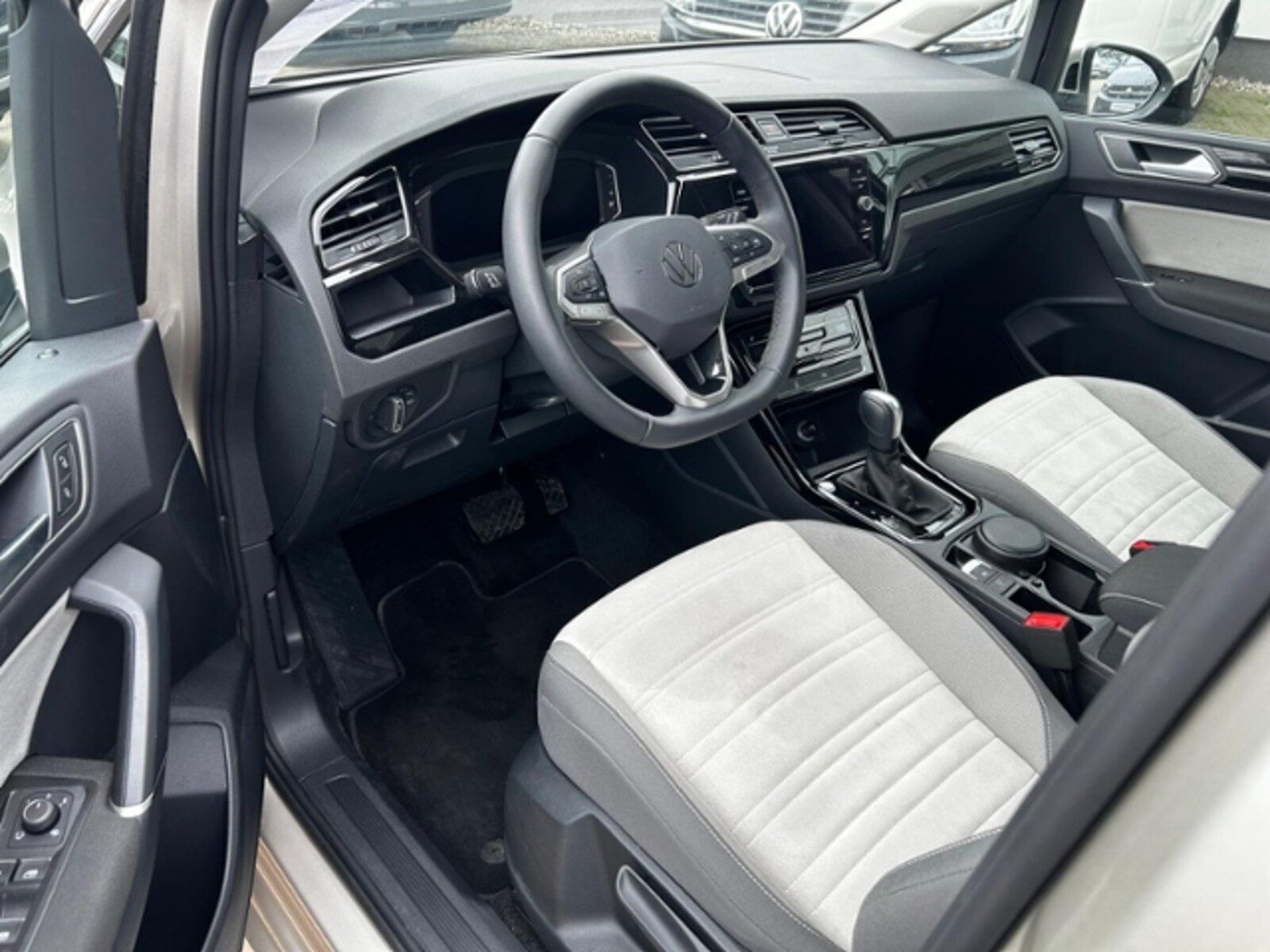 Volkswagen Touran – Bild 7