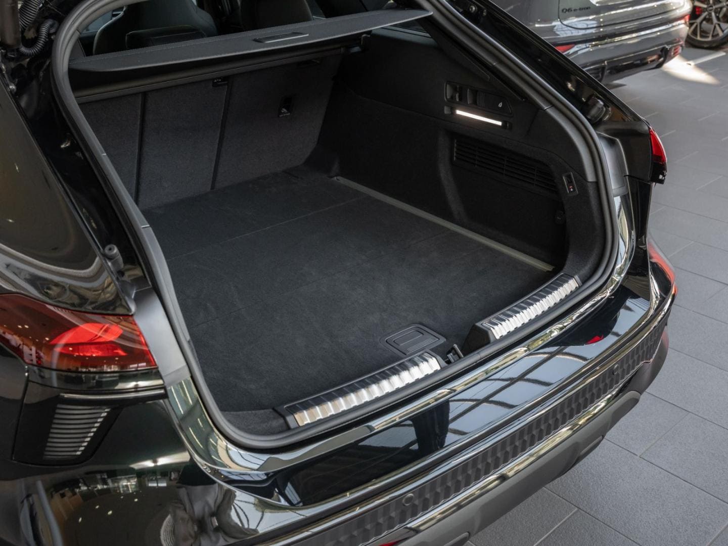 Bild über Audi A6 allroad TDI quattro 220 kW S tronic - für weitere Informationen kontaktieren Sie den Audi Partner