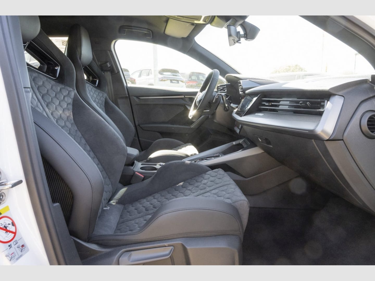 Bild über Audi RS 3 Sportback TFSI quattro 294 kW S tronic - für weitere Informationen kontaktieren Sie den Audi Partner