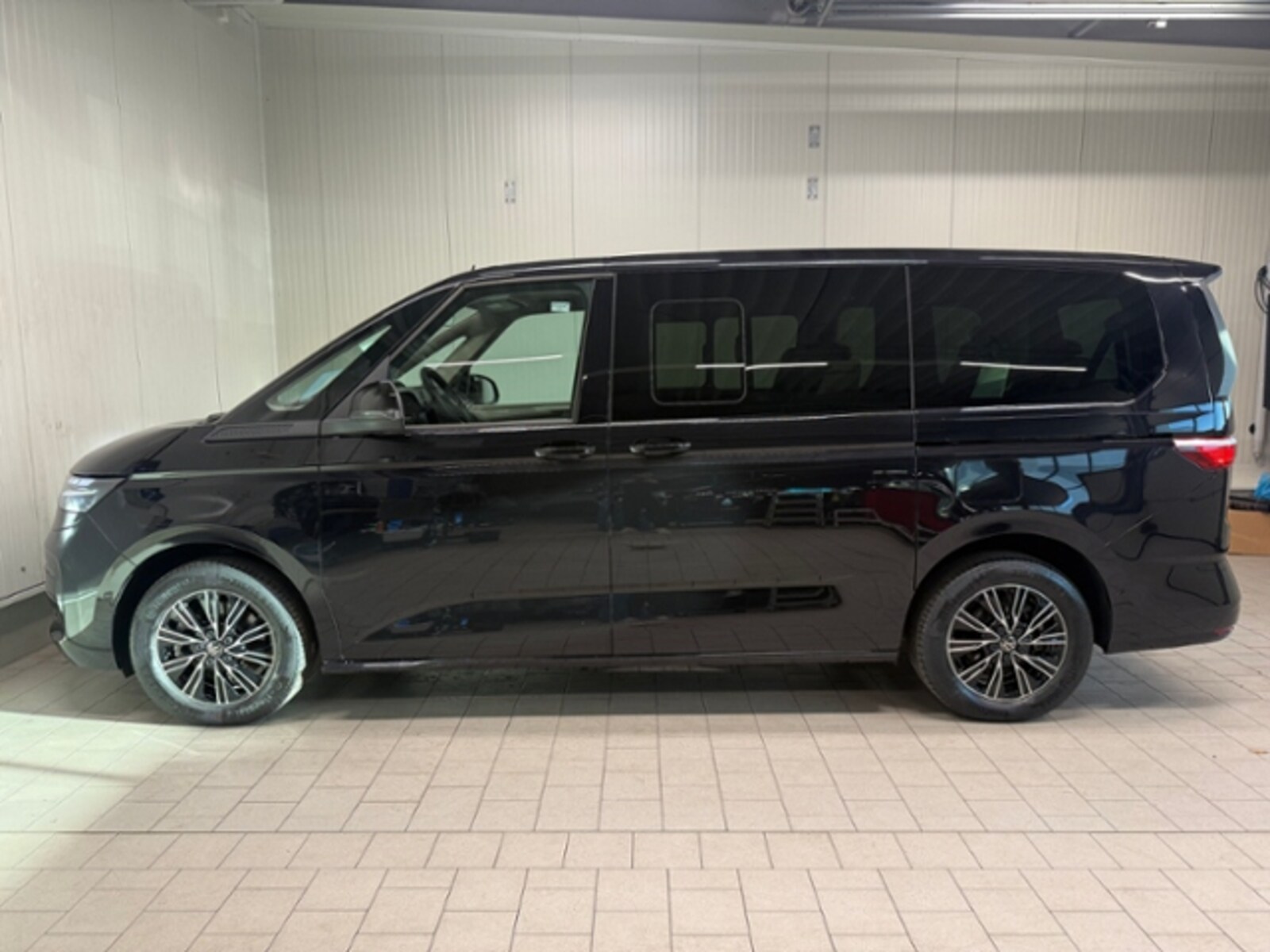Volkswagen Multivan Langversion – Bild 3