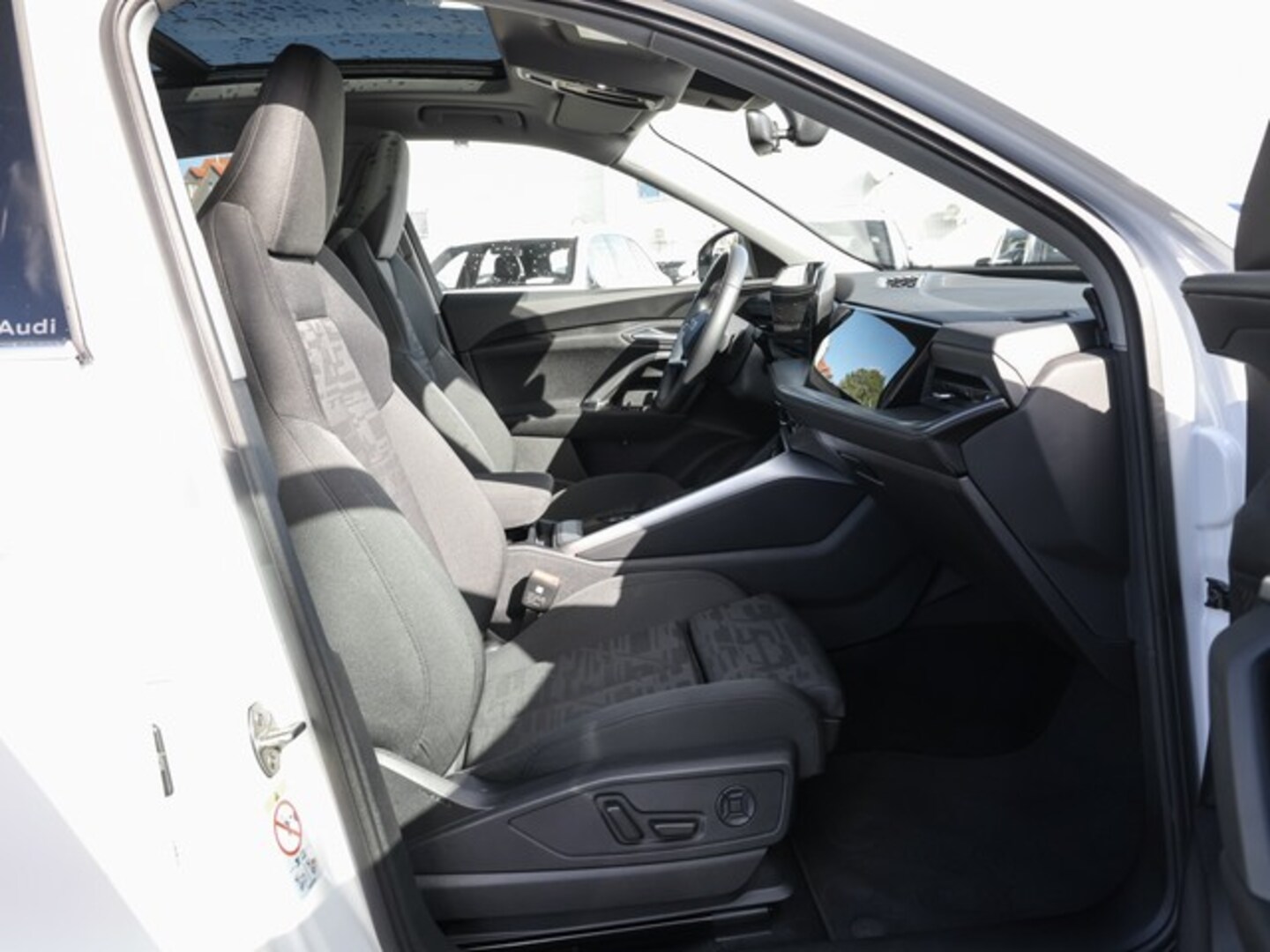 Bild über Audi Q5 SUV TDI quattro 150 kW S tronic - für weitere Informationen kontaktieren Sie den Audi Partner