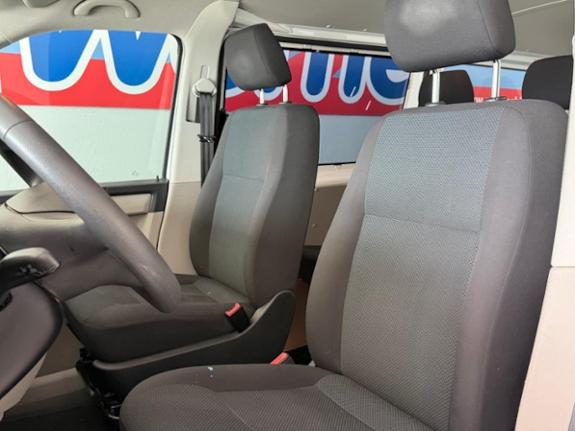 Volkswagen T6 Transporter Kombi langer Radstand