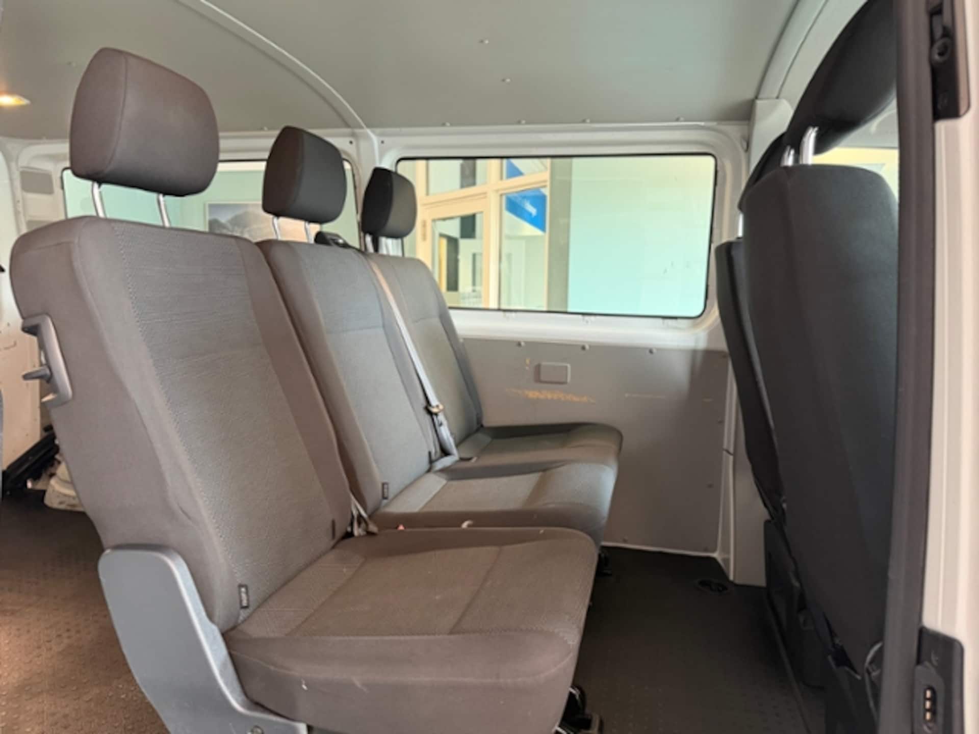 Volkswagen T6 Transporter Kombi langer Radstand