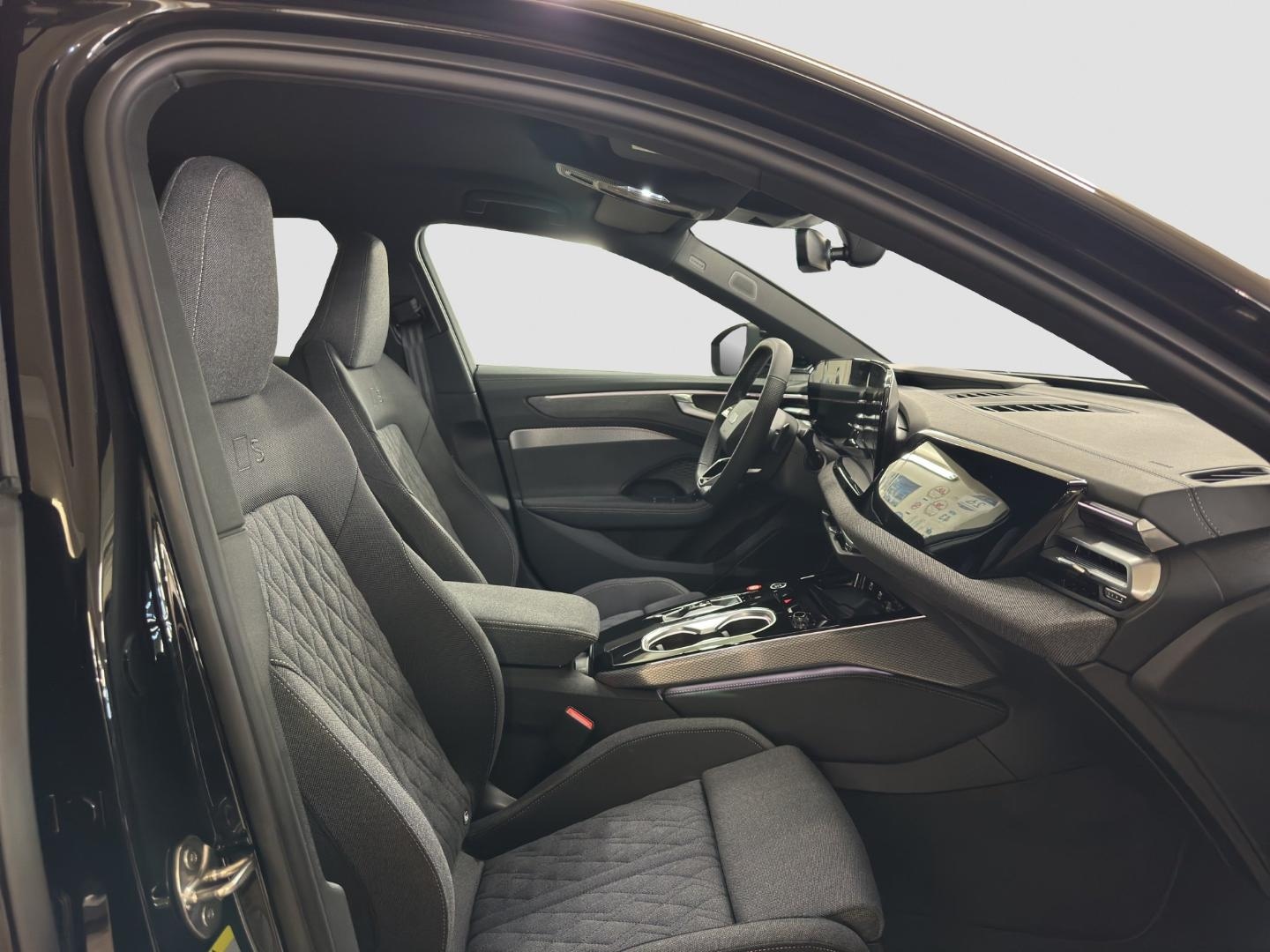 Bild über Audi A6 Avant TDI quattro 150 kW S tronic - für weitere Informationen kontaktieren Sie den Audi Partner