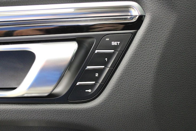 2025 Porsche Macan Base - Photo 24