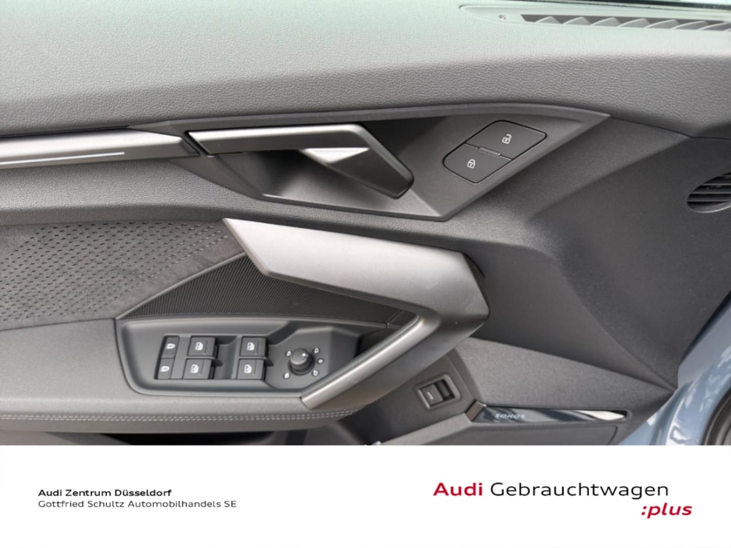Bild über Audi RS 3 Sportback TFSI quattro 294 kW S tronic - für weitere Informationen kontaktieren Sie den Audi Partner