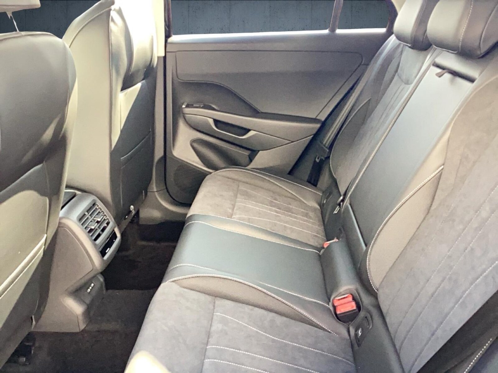 Volkswagen T-Roc – Bild 12